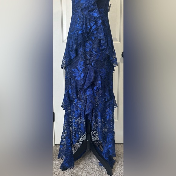 NWT Jay Godfrey Adrian Lace Tiered Gown. Size 6. - Picture 12 of 15